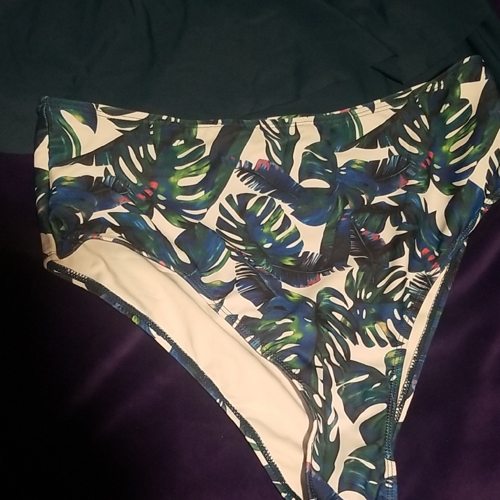 Suuksess Tropical Leaf Tankini Swimsuit Set - Picture 3 of 10